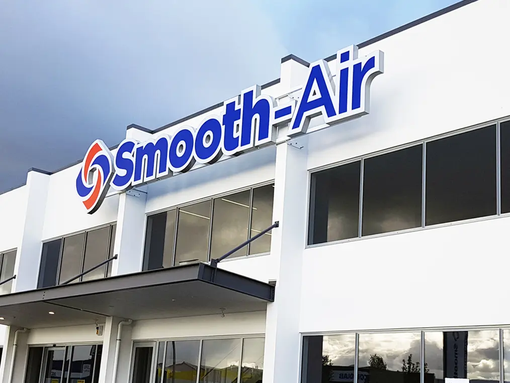 Impactful 3D enhanced logo signage for Smooth Air