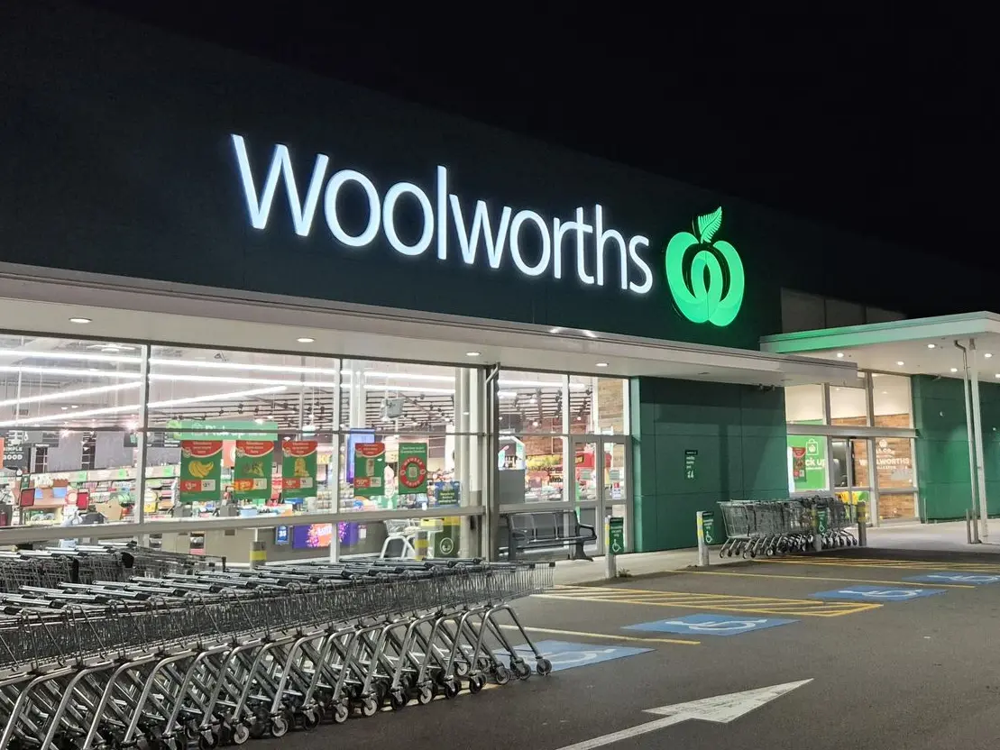 Backlit Channel Letters Logo for Woolworths supermarket, illuminated signage by Displayworks.